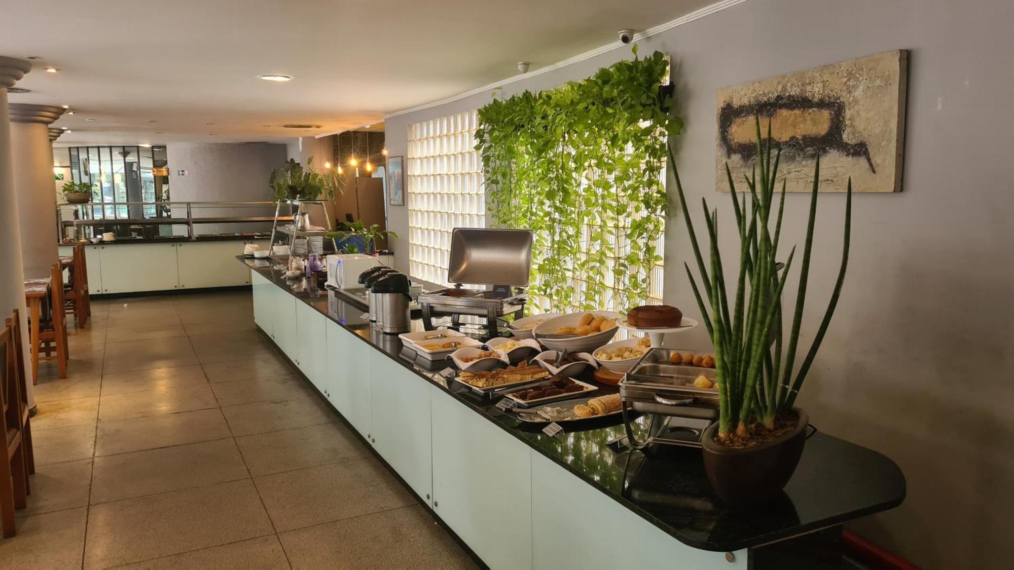 Realminas Hotel E Restaurante Говернадор-Валадарис Экстерьер фото
